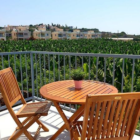 Blue Seaview Appartments Paphos Exterior foto