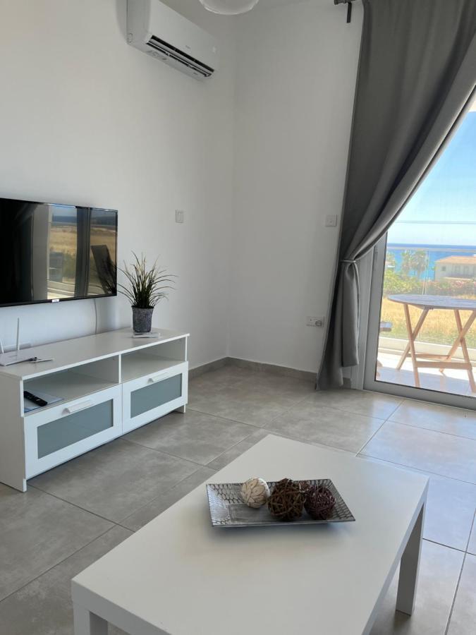 Blue Seaview Appartments Paphos Exterior foto