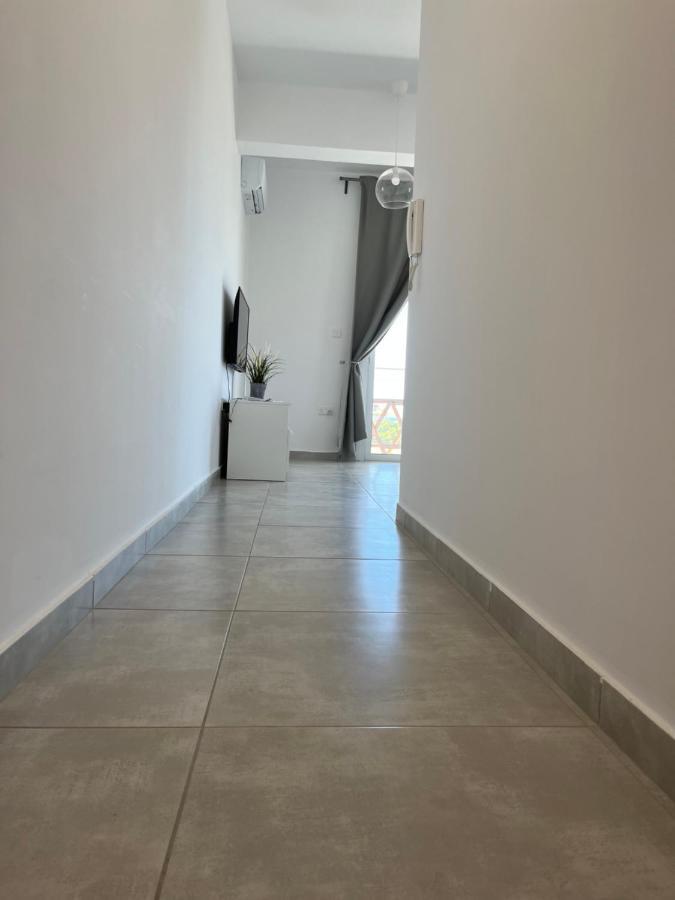 Blue Seaview Appartments Paphos Exterior foto