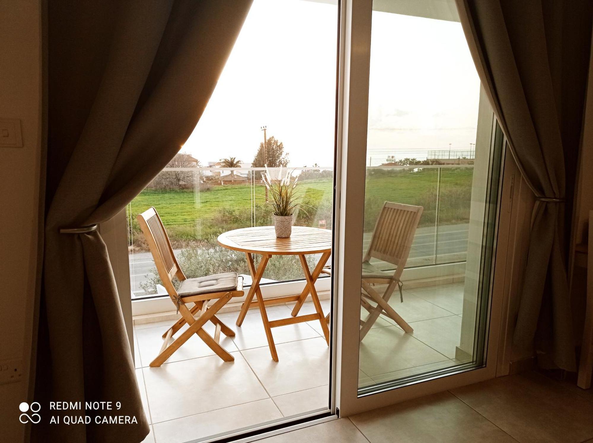 Blue Seaview Appartments Paphos Exterior foto