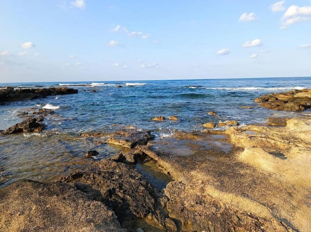 Blue Seaview Appartments Paphos Exterior foto